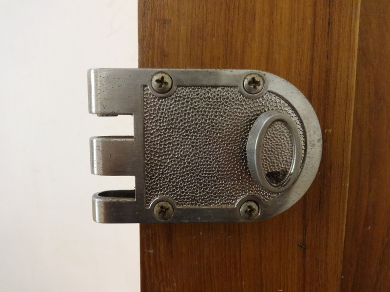 Content door lock